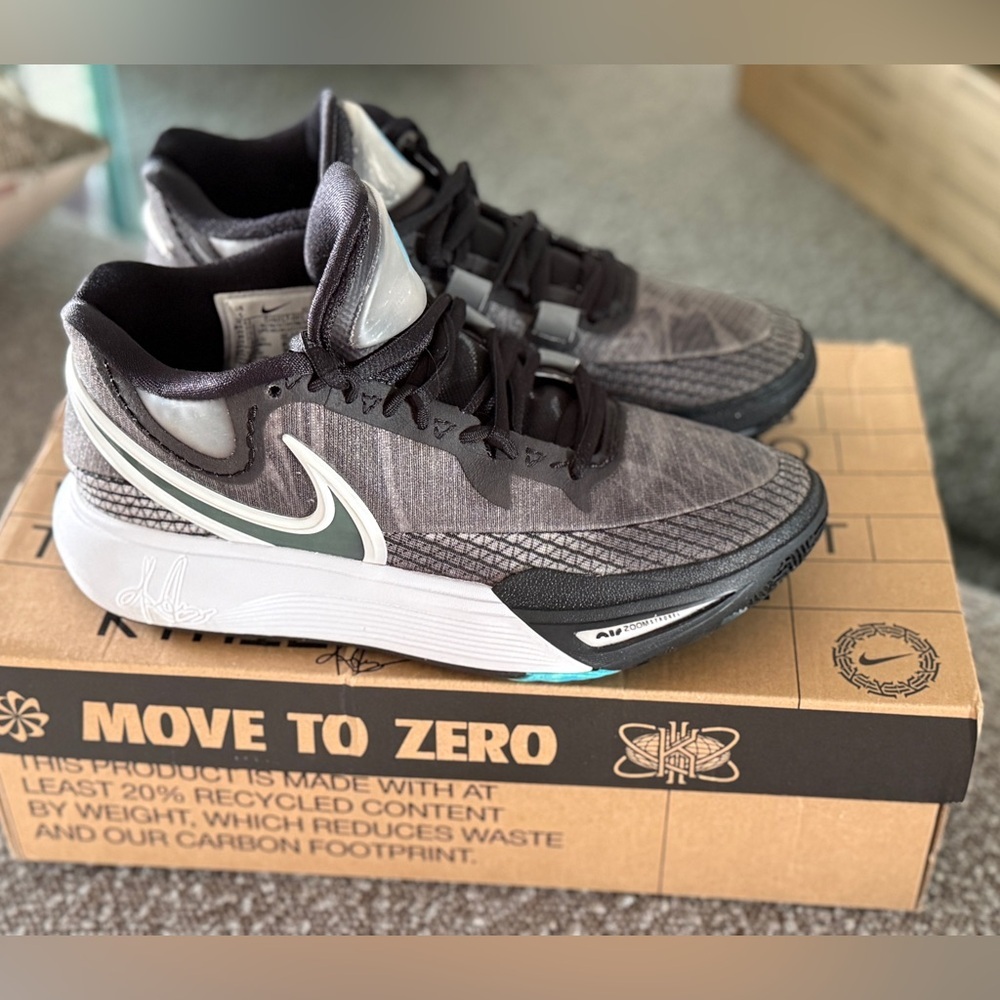 Nike Kyrie 8 Orca Youth Basketball Shoes Size 5Y NWT - Picture 5 of 14